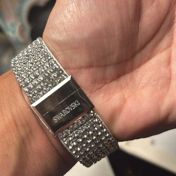 Pre owned Excellent condition Authentic Classic Swarovski Watch Swiss Made. - Picture 7 of 7
